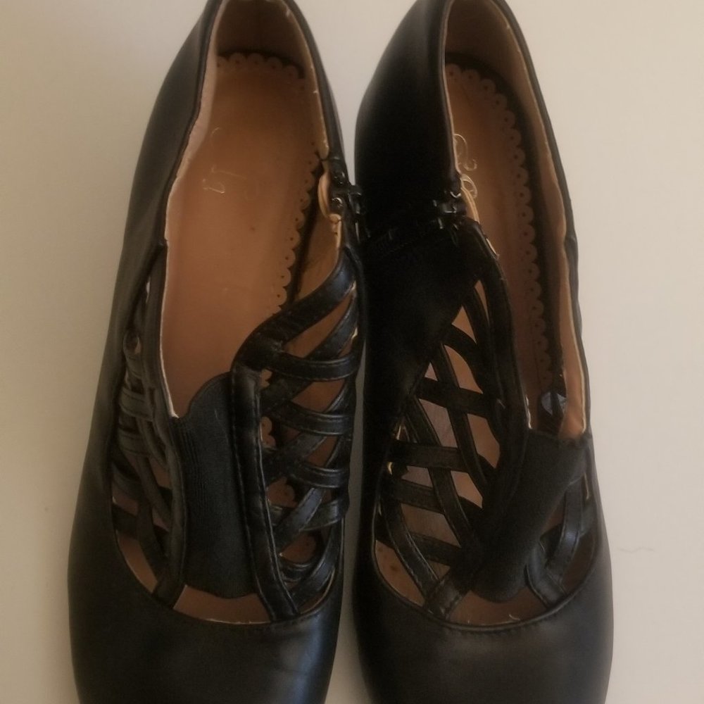 Heel shoes black with zipper